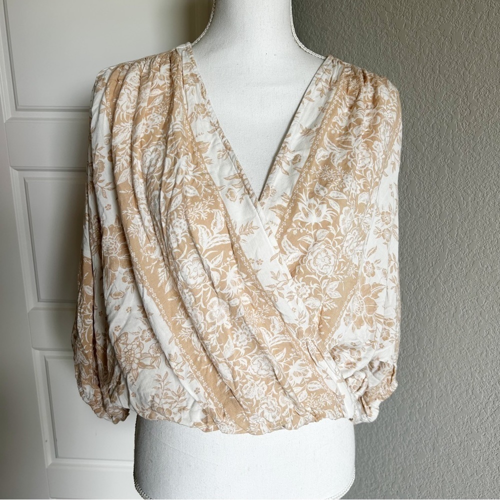 Petal & Pup Kendra Floral Wrap Blouse High Low - Picture 2 of 14
